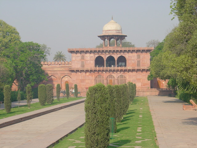 india042.JPG