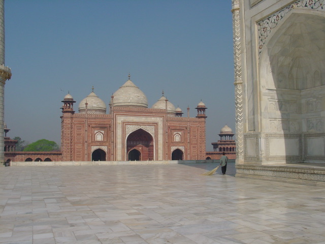 india044.JPG